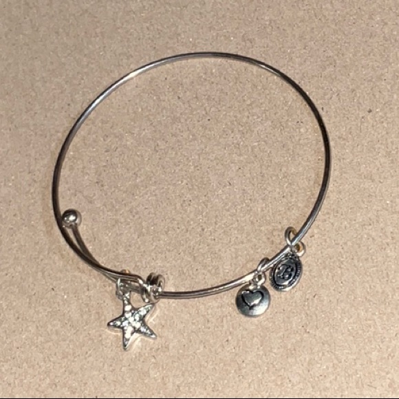 Brighton Sparkly Star Charm Silver Toned Metal Bangle Bracelet - Picture 1 of 11